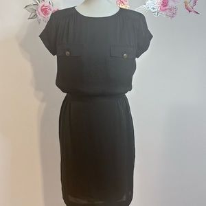 knees length Club Monaco dress with cb buttons down.